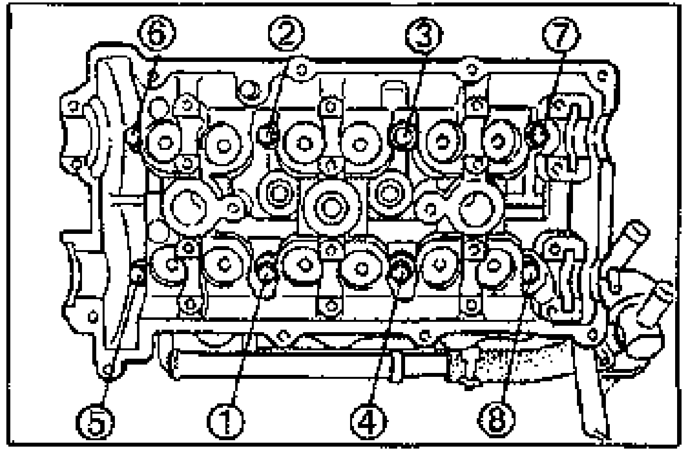 Top view of the cylinder head showing the bolt tightening order; numbered callouts top row 6, 2, 3, 7 and bottom row 5, 1, 4, 8.